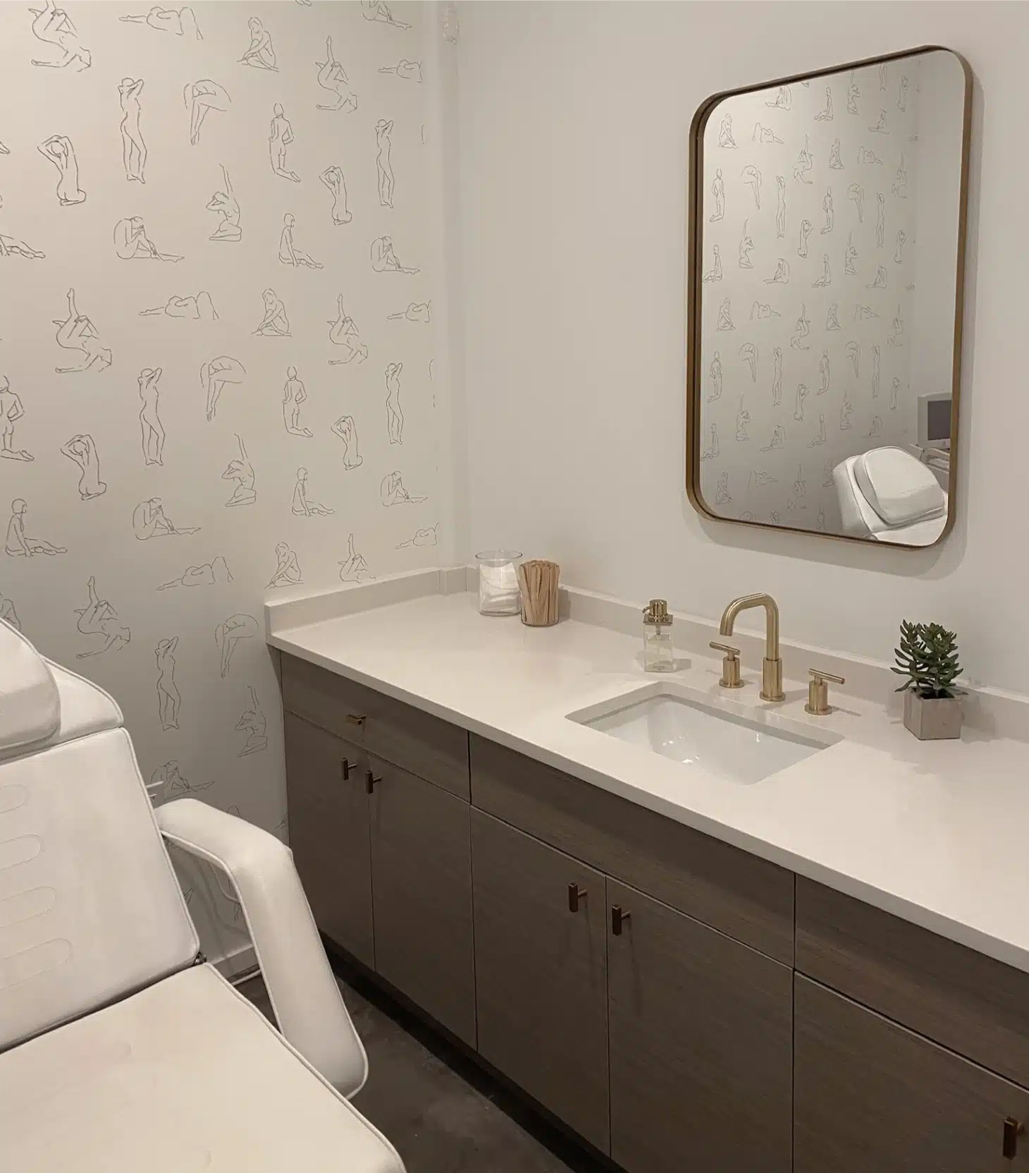 glow medspa treatment room