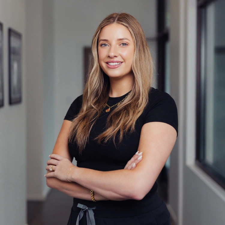 portrait of maggie gibson at glow medical spa